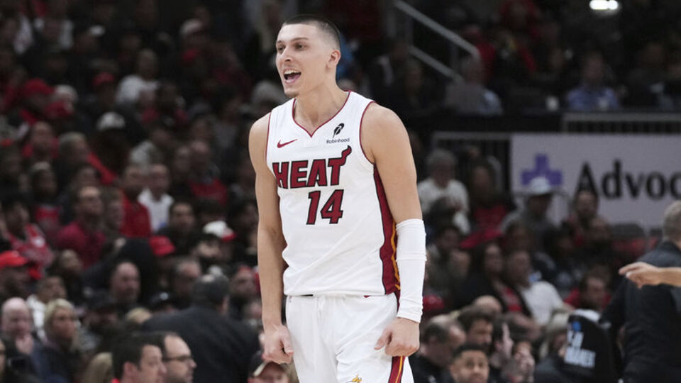 Miami Heat, Hawks'ı yenerek play-off'a kaldı!
