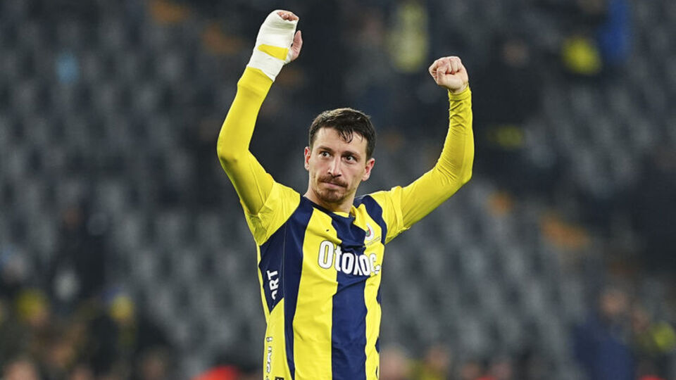 Fenerbahçe'ye Mert Hakan'dan kötü haber!