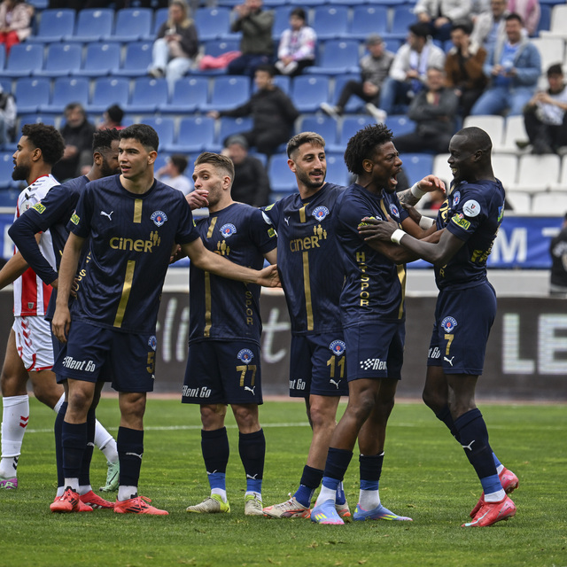 Kasımpaşa, Sivasspor'u 3 golle devirdi!