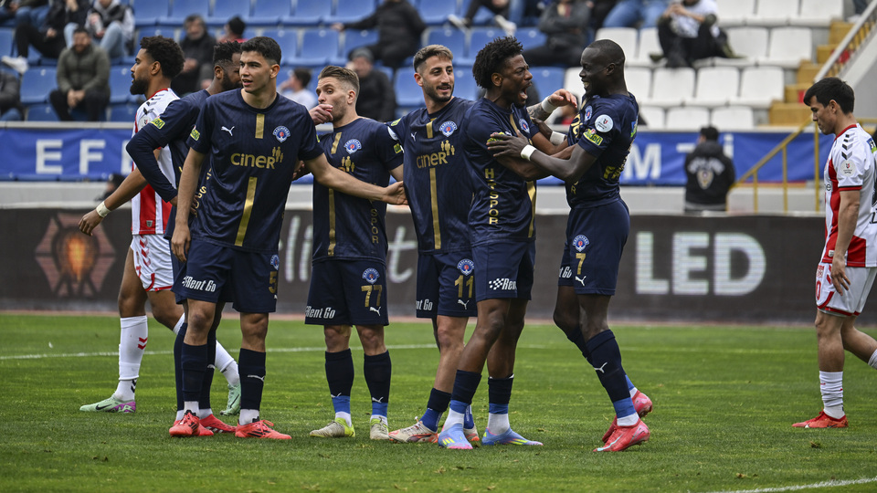 Kasımpaşa, Sivasspor'u 3 golle devirdi!