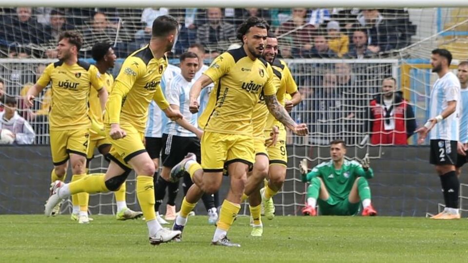 İstanbulspor iki hafta sonra güldü!