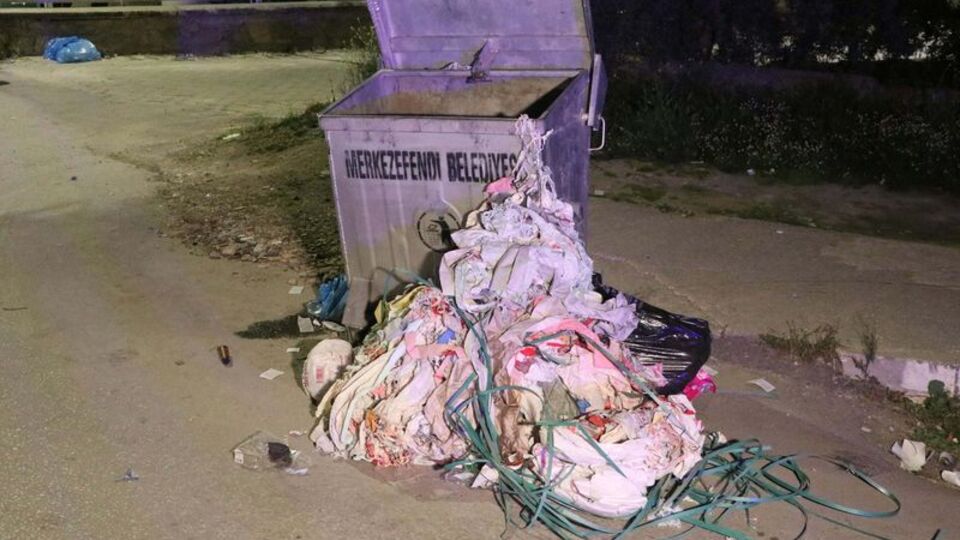 Bebeğini çöpe atmıştı! Yakalandı