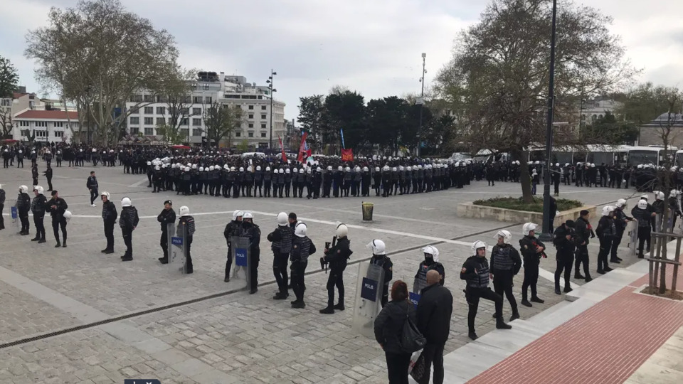 Öğrencilerin yürüyüşüne polis izin vermedi