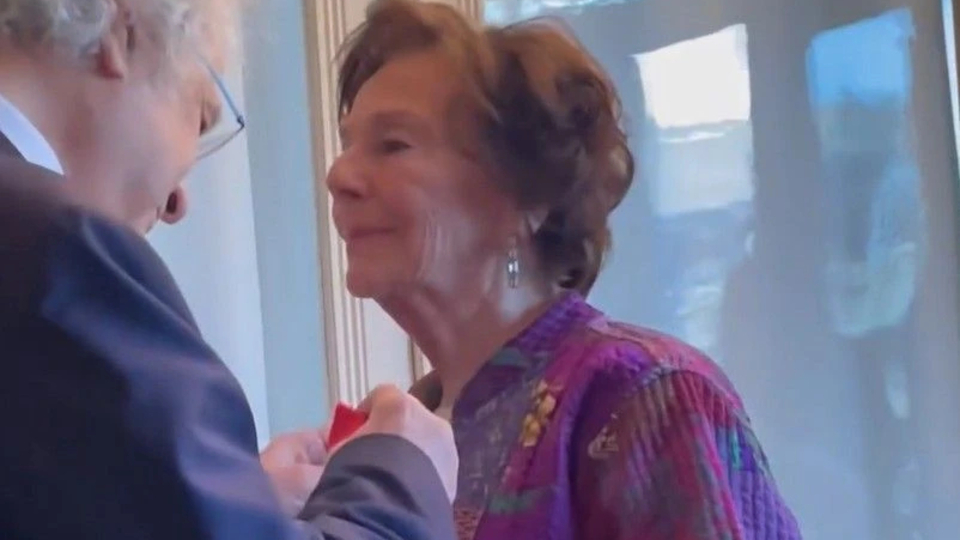 Osmanlı torununa Fransa'dan onur nişanı