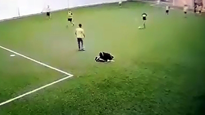 Halı sahada gelen ölüm! Bir anda yere yığıldı!