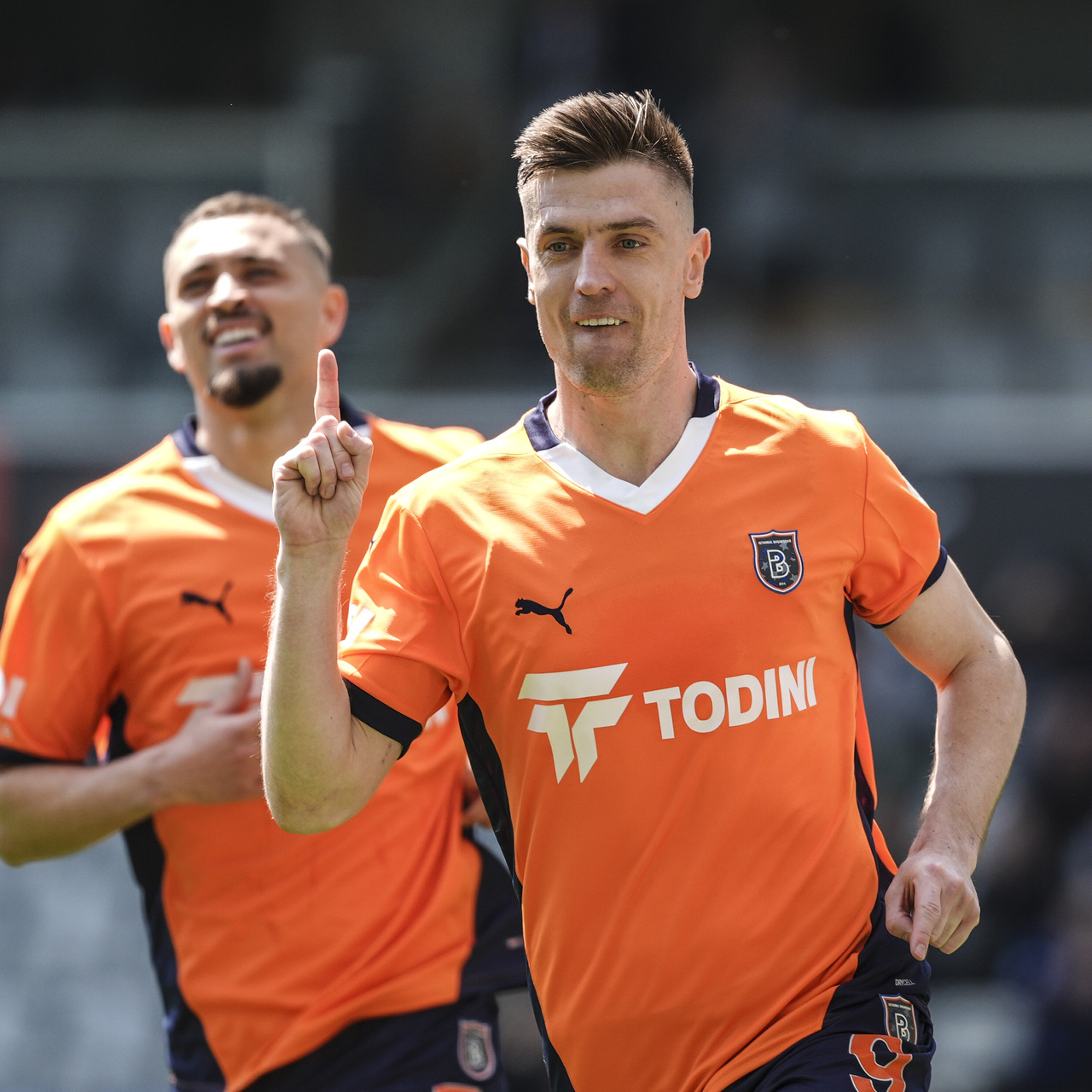 Başakşehir ilk yarıda fişi çekti!