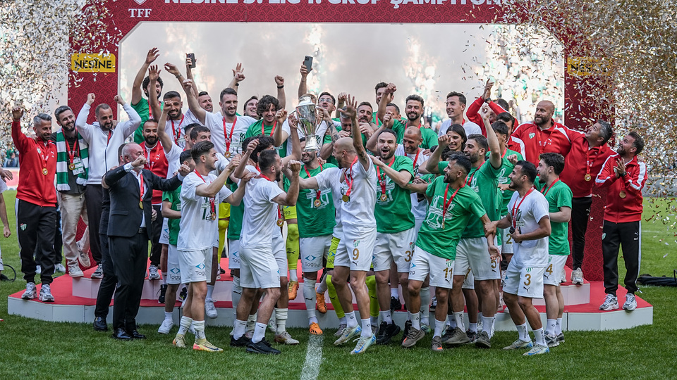 Şampiyon Bursaspor, kupasına kavuştu!