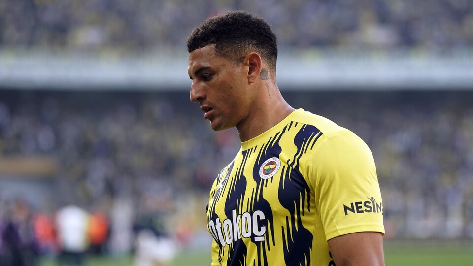 Diego Carlos, 10 maç sonra forma giydi!