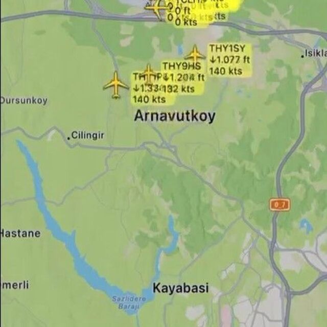 İstanbul Havalimanı’na 3 THY uçağı aynı anda iniş yaptı