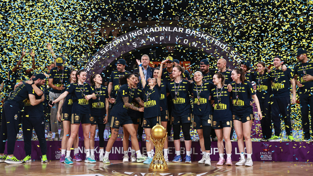Kadınlar Basketbol Süper Ligi'nde şampiyon Fenerbahçe!
