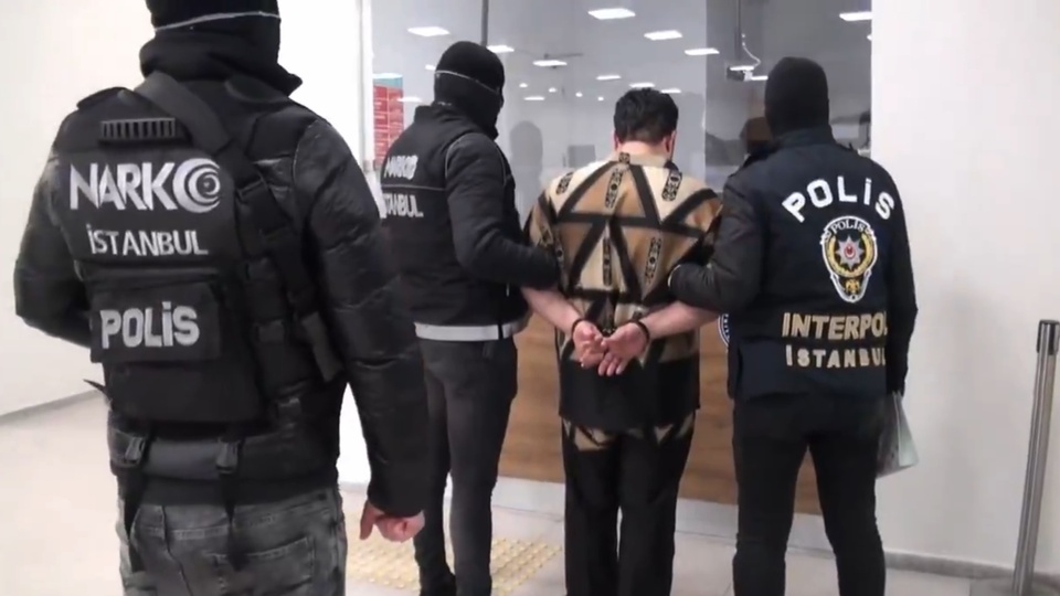 Kırmızı bültenle aranıyorlardı! Yakalandılar