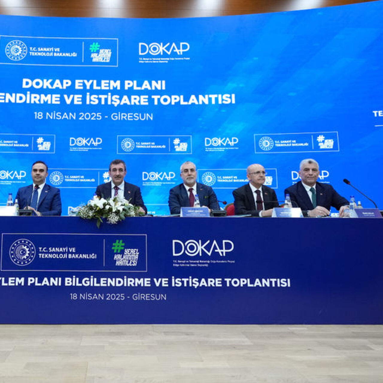 Ekonomi yönetiminden gündeme ilişkin sorulara yanıt
