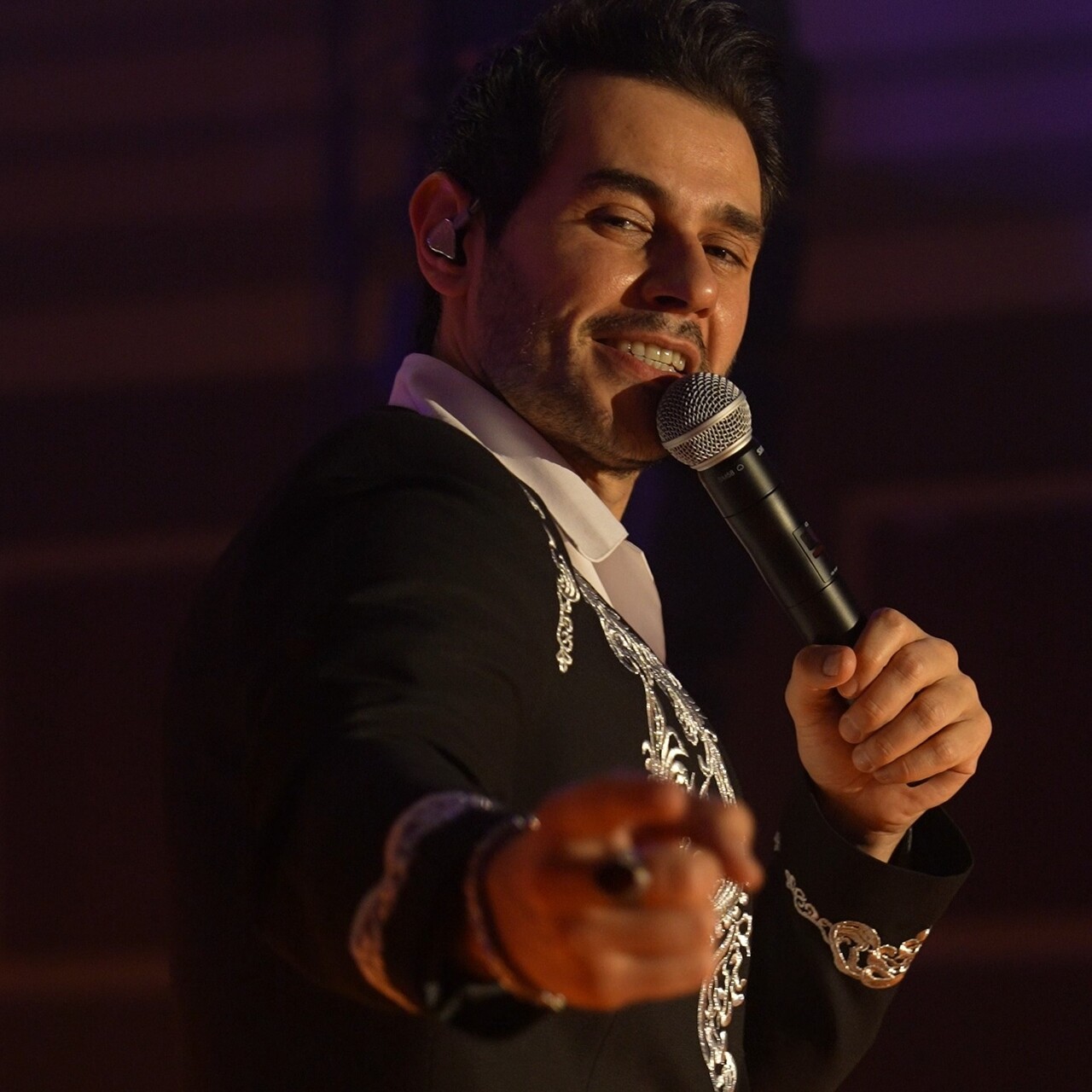 Hastaneden çıktı soluğu konserde aldı