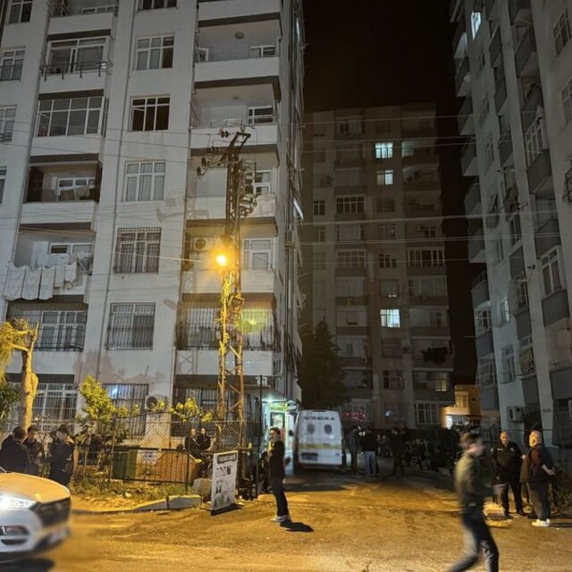 Adana'da ev yangını: 1 ölü