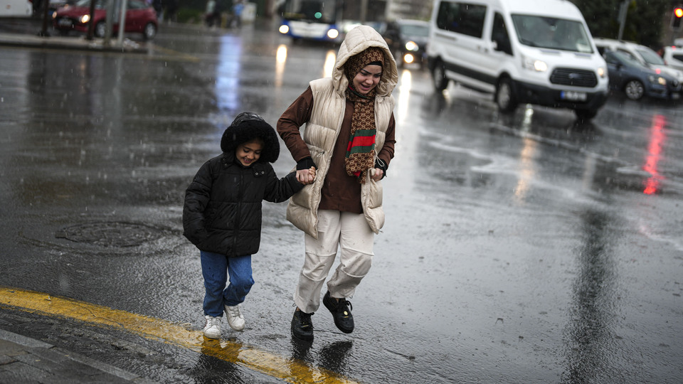 5 bölgede sağanak var! Sıcaklıklar artıyor