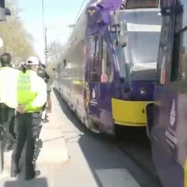 Tramvayın çarptığı kadın yaralandı