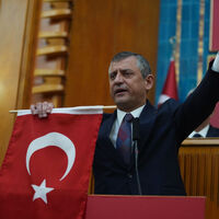 CHP haberleri son dakika: CHP lideri Özgür Özel Meclis'te konuşuyor thumbnail
