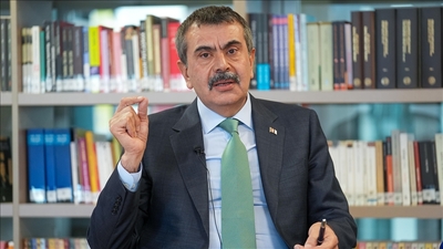 Bakan Tekin vatandaşları "Dijital Dünyada Çocuk Hakları Sözleşmesi"ni imzalamaya davet etti