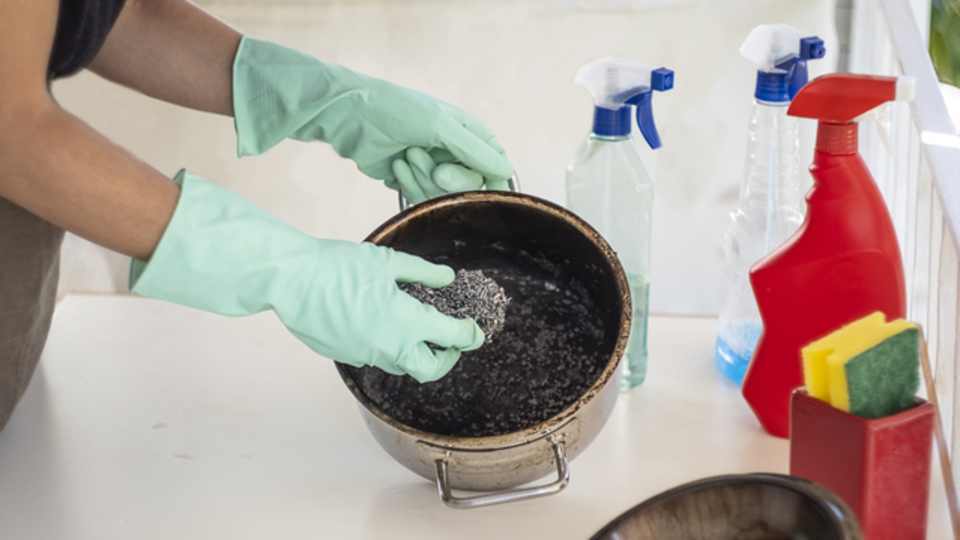 Yanmış Tencere Nasıl Temizlenir?