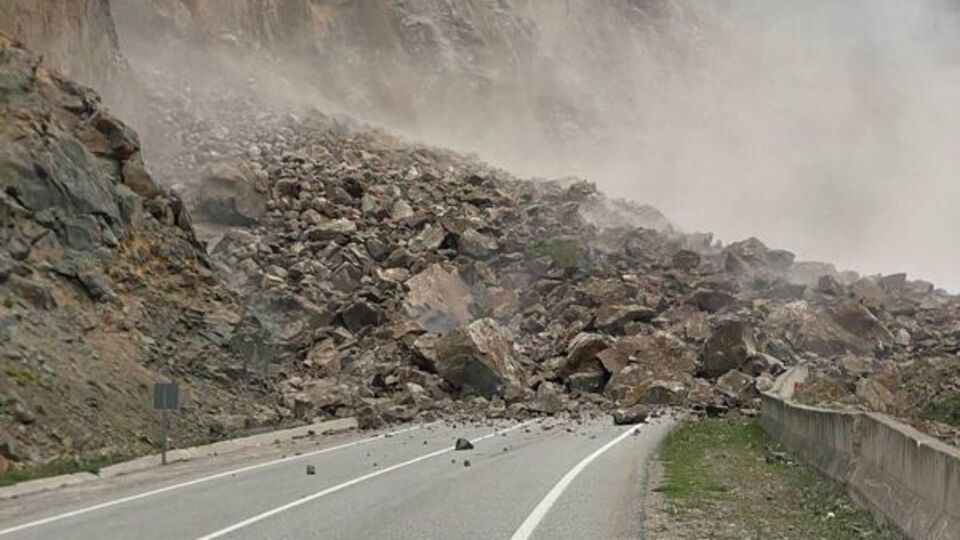 Gümüşhane-Giresun karayolu kapandı