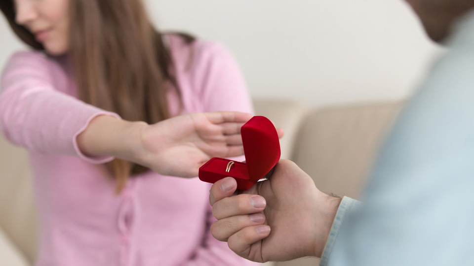 Aşk korkusunun psikolojik arka perdesi...