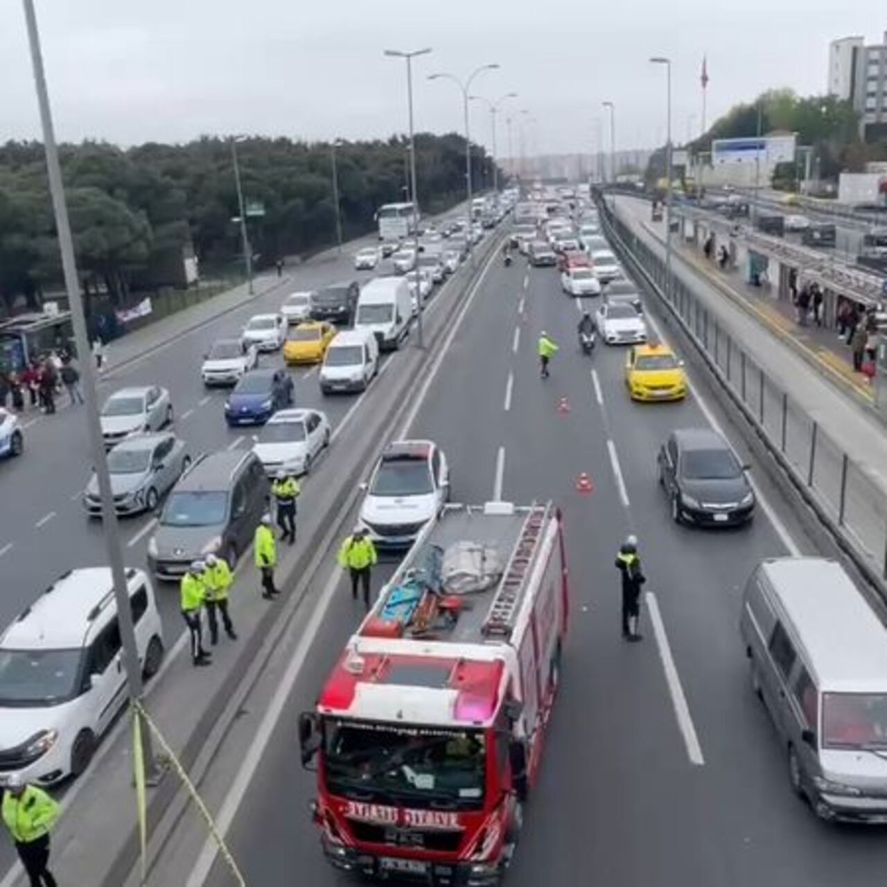 Bakırköy'de ölümlü kaza trafiği kilitledi!