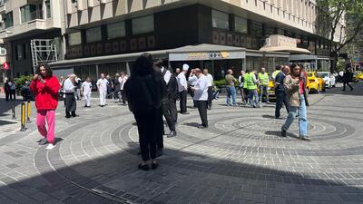 Vatandaşlar binalara giremedi