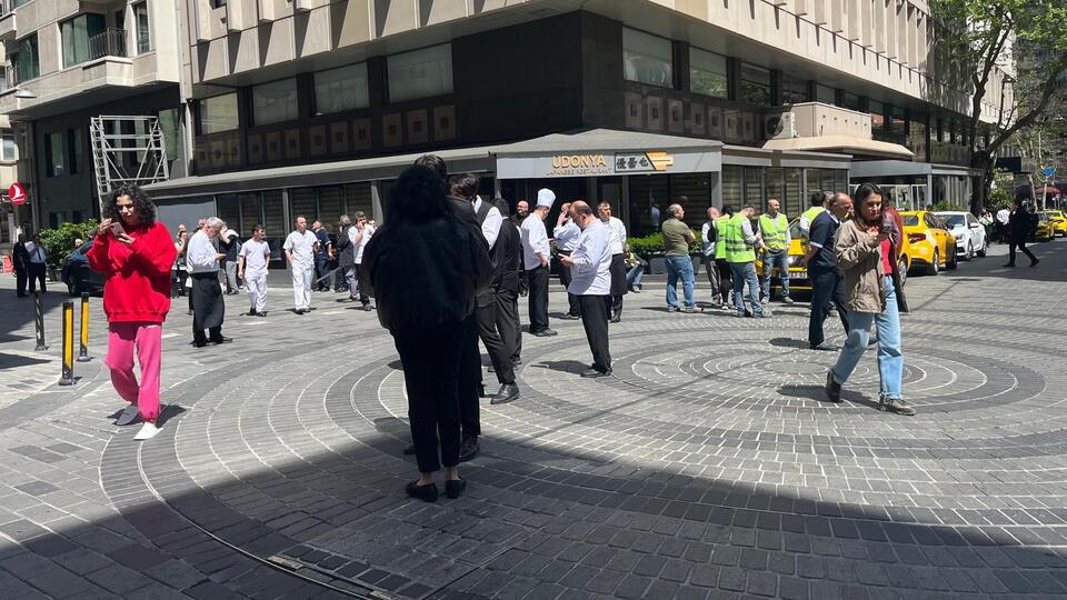 Vatandaşlar binalara giremedi