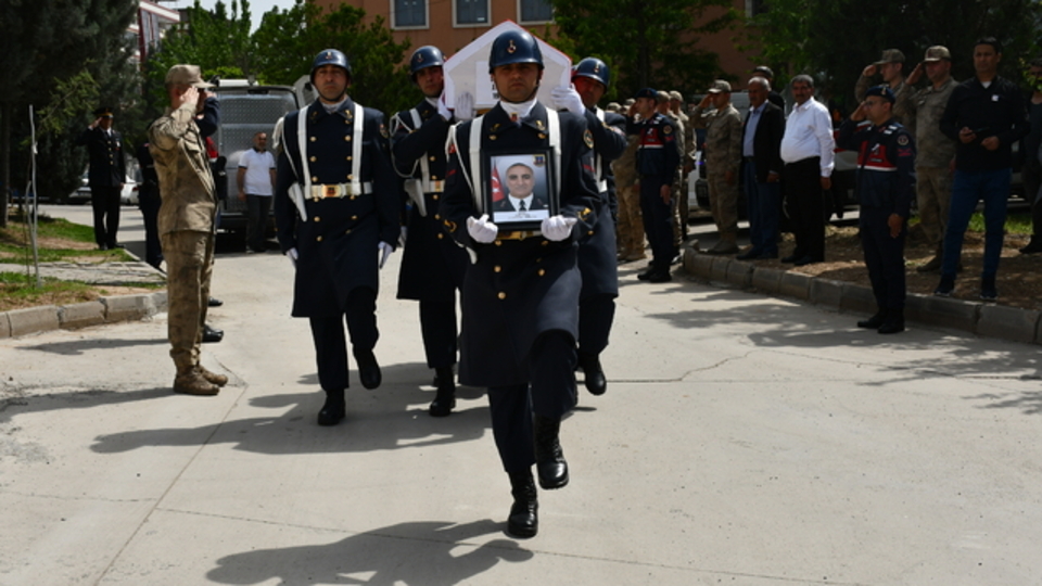 Silahı kazara ateş alan asker şehit oldu