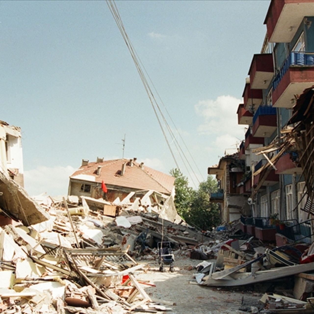 Gölcük depremi kaç saniye sürmüştü?