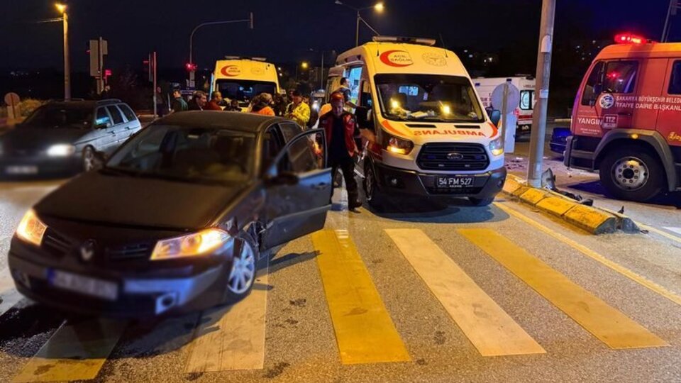 Sakarya'da kaza: 1'i ağır 7 yaralı