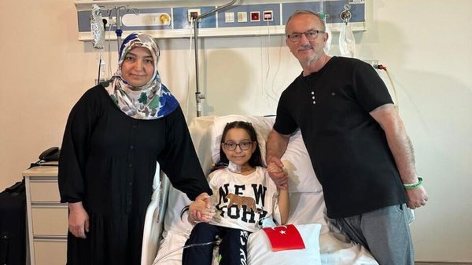 Ayşe'nin çifte bayramı! 23 Nisan öncesi diyalizden kurtuldu