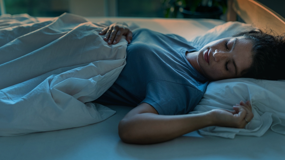 Yanlış uyku pozisyonu, zarar veriyor!