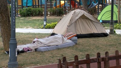 Parklarda sabahladılar!