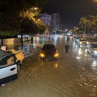 Adana'da sağanak; cadde ve sokaklar suyla doldu - Güncel haberler thumbnail
