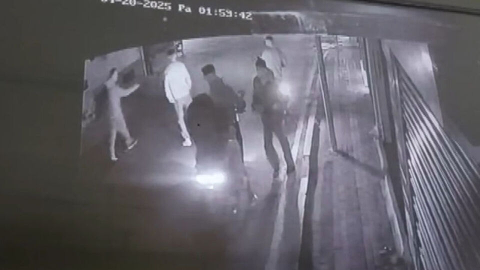 Üsküdar'da önce yumruklu sonra silahlı saldırıya uğradı