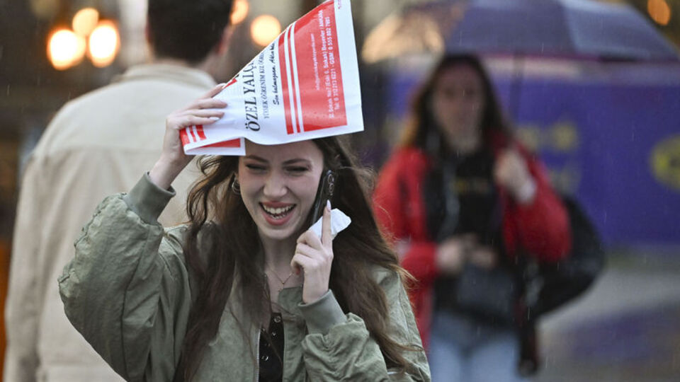 Sağanak yağmur ve toz taşınımı uyarısı! Sıcaklıklar düşüyor