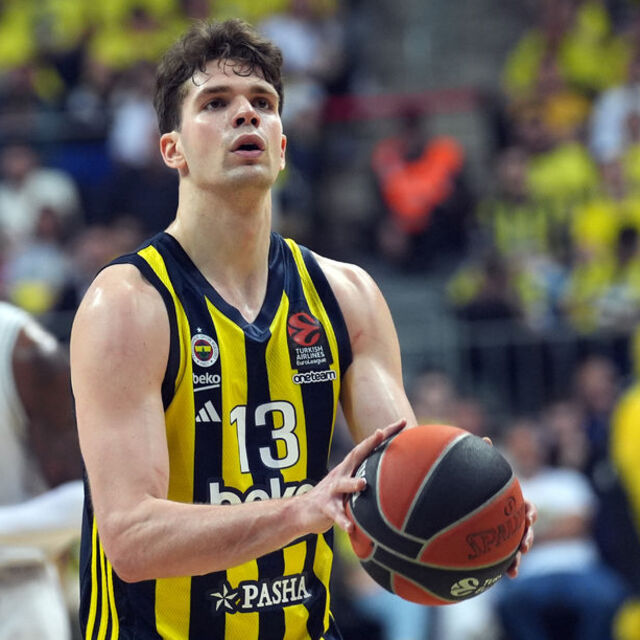 "Hayalim EuroLeague'i kazanıp NBA'e gitmek"