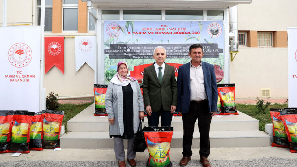 Kırklareli'nde kuraklığa karşı sorgum otu tohumu