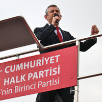 CHP lideri Özgür Özel Mersin'de konuşuyor thumbnail