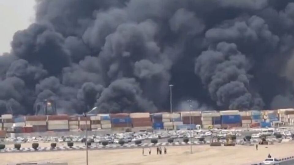 İran'ın Bender Abbas Limanı'nda şiddetli patlama