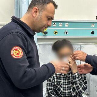 Fermuara gözünü sıkıştırdı