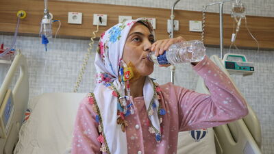 Beş böbrekle yaşıyor