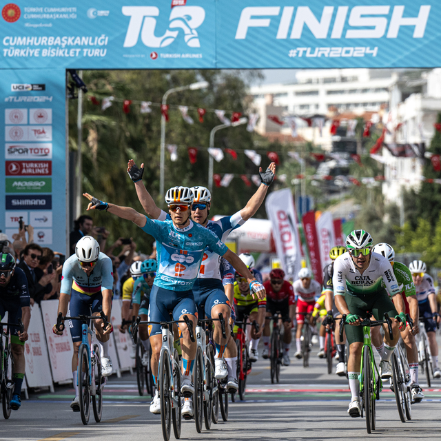 Antalya'dan İzmir'e bisiklet heyecanı