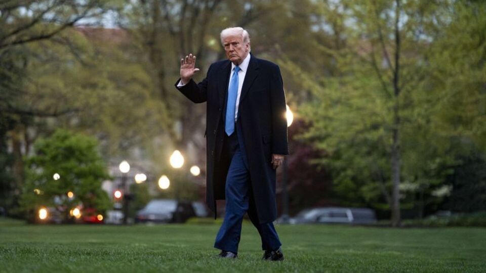 Trump: ABD gemileri Panama ve Süveyş Kanalı'ndan ücretsiz geçmeli