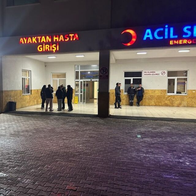Gıda zehirlenmesi şüphesi! 53 öğrenci hastaneye kaldırıldı