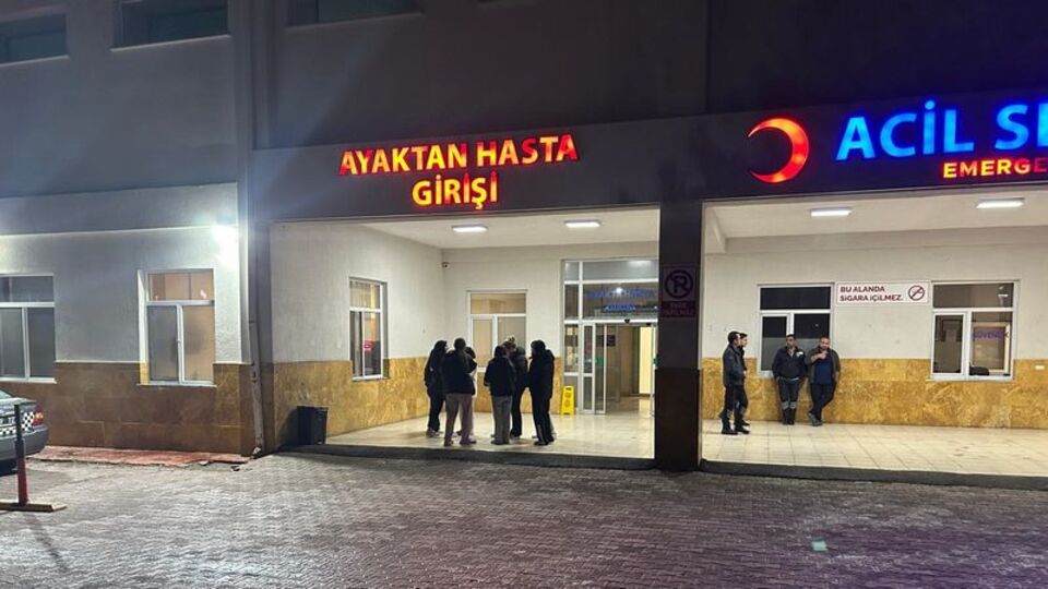 Gıda zehirlenmesi şüphesi! 53 öğrenci hastaneye kaldırıldı