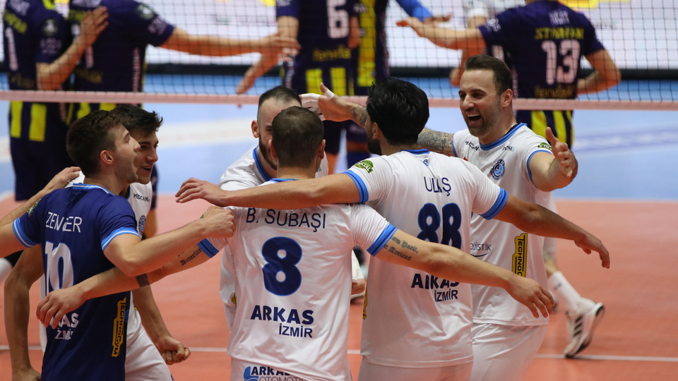 Arkas Spor, F.Bahçe'yi yendi: Seriyi eşitledi!