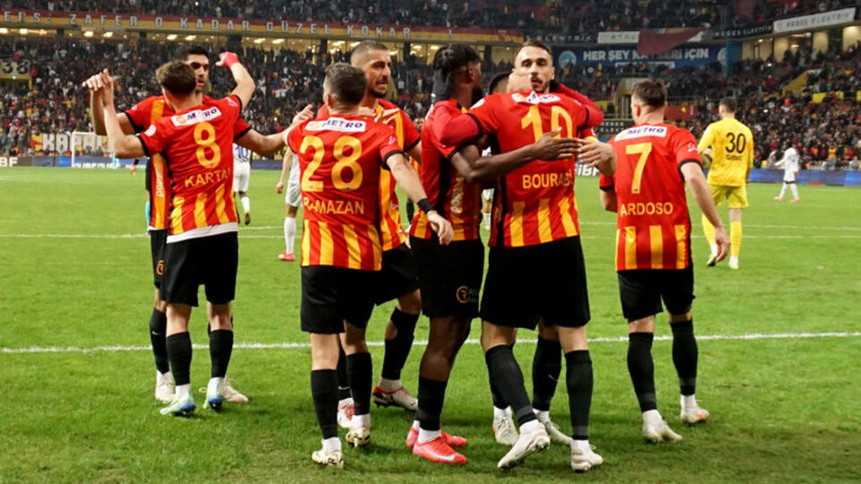 Kayserispor tek attı üç aldı!