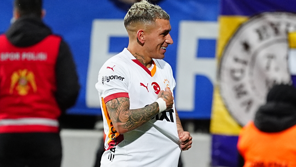 Osimhen'e: Tahtına dikkat et!